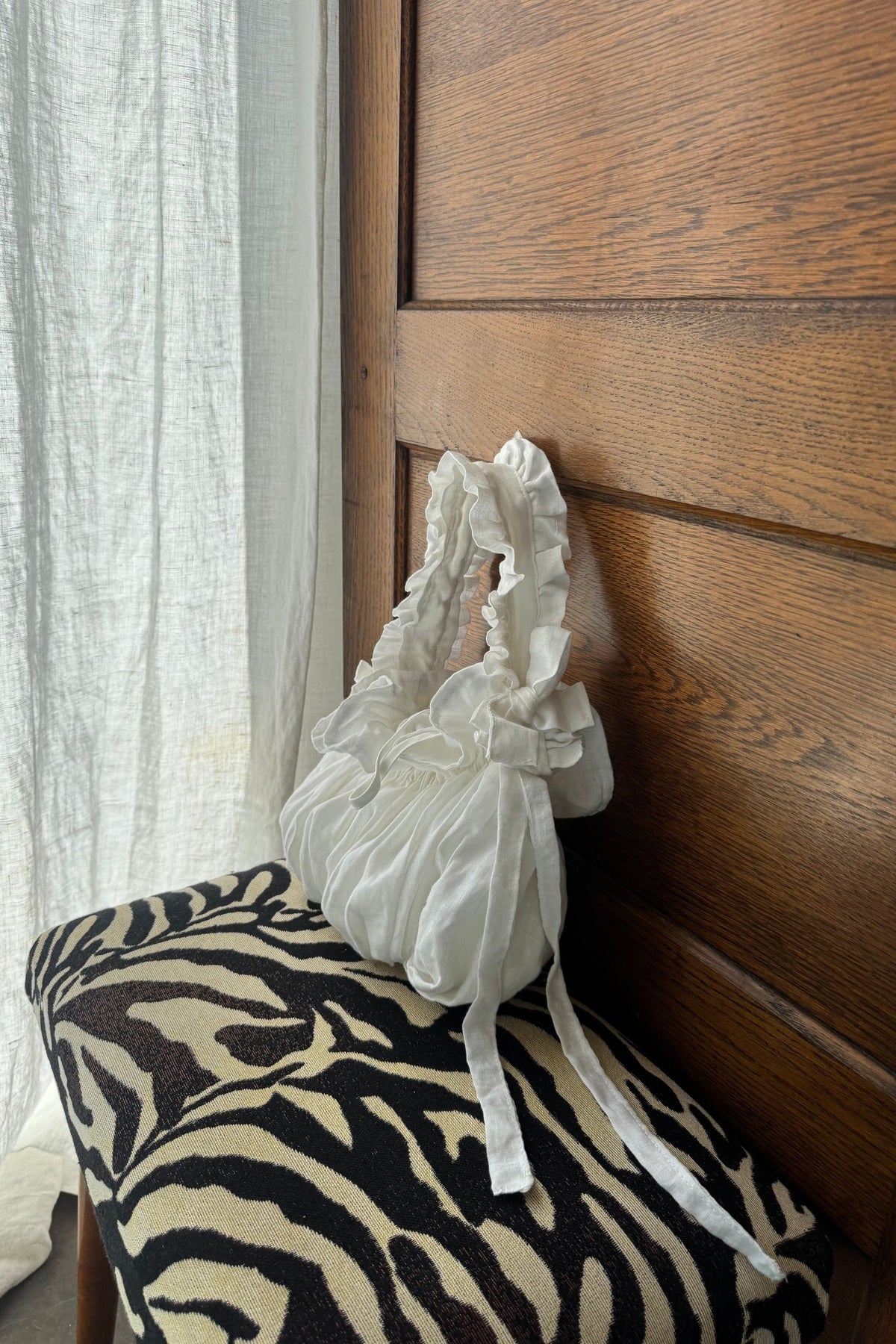 Belf Bag - The White Frilly
